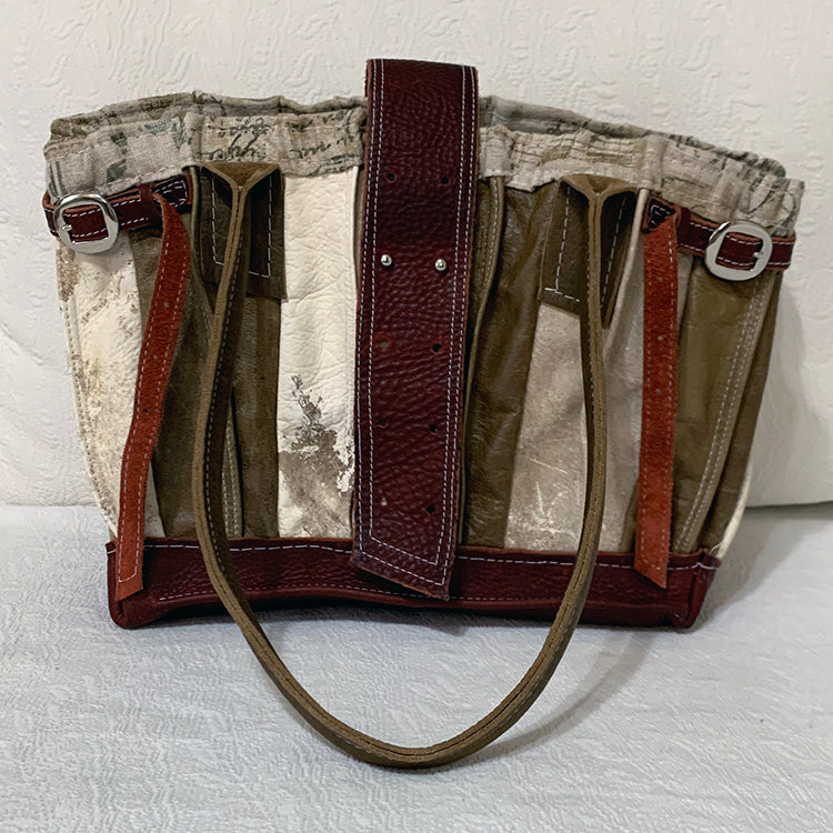 perfect shoppers handbag with large accordion expandability