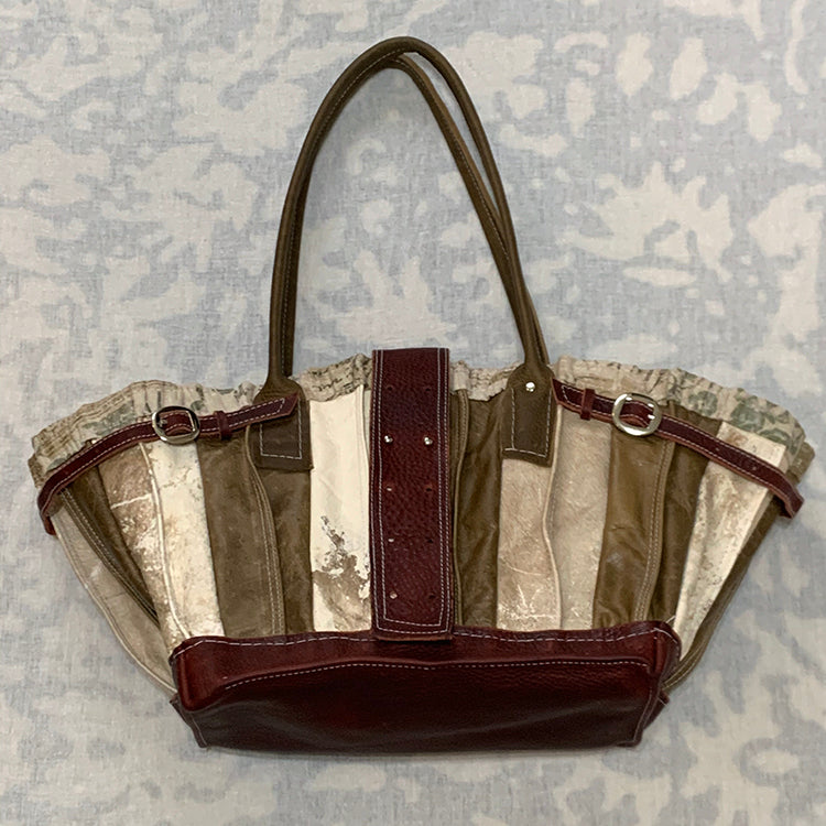 perfect shoppers handbag with large accordion expandability